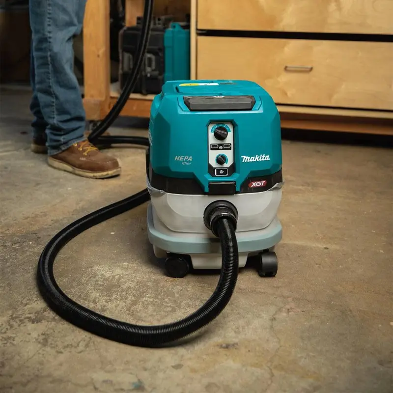 Makita GCV02PMU XGT 40V Max HEPA Dust Extractor – 2.1-Gallon Capacity with AWS Connectivity