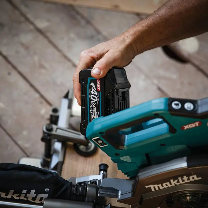 Makita GSL02M1 XGT 40V Max Dual Bevel Sliding Compound Miter Saw – 8.5″ Blade, Complete Kit