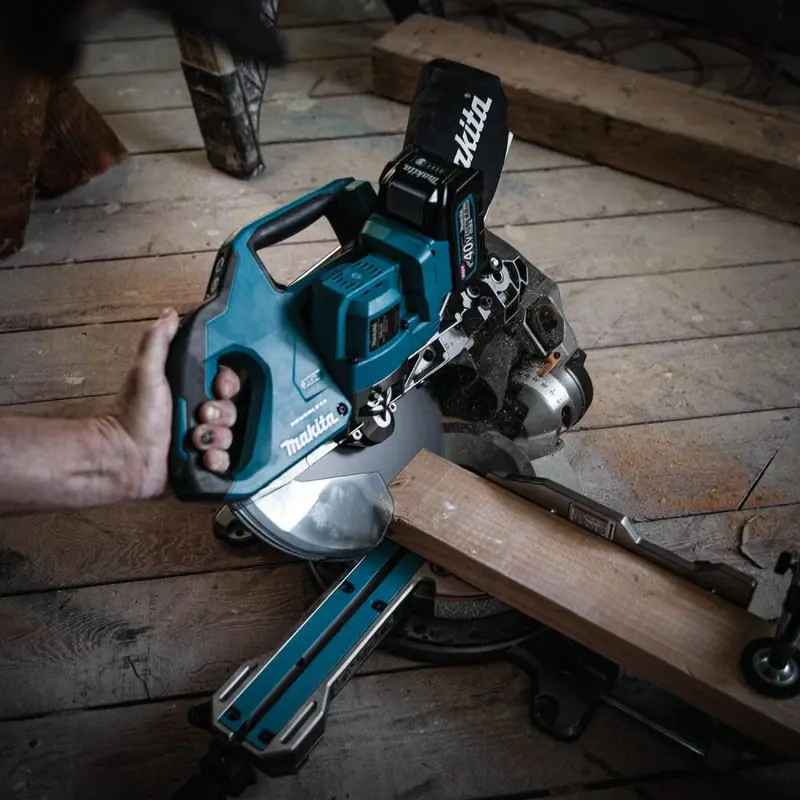 Makita GSL02M1 XGT 40V Max Dual Bevel Sliding Compound Miter Saw – 8.5″ Blade, Complete Kit