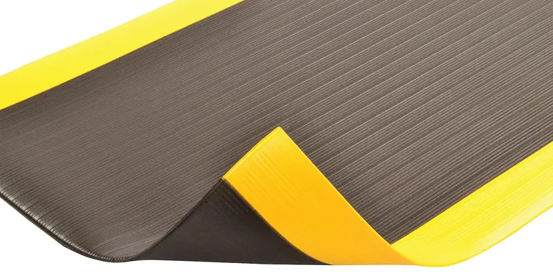 Notrax Airug Anti-Fatigue Mat — 2′ x 60′ x 3/8″, Ribbed Black/Yellow Surface with Beveled Edges (Model 410R0324BY)