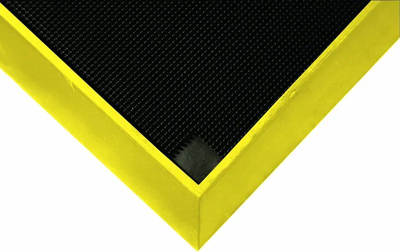 Wearwell Footbath Shoe Cleaning Mat – 5-Gallon Capacity, Tall Wall, 32″ x 39″